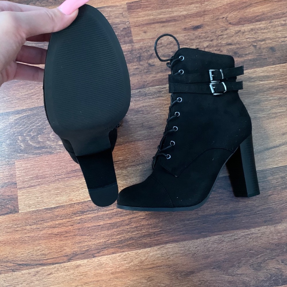 Heel Boot - Picture 5 of 6